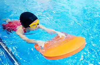 Kurse wie Aufbau-Schwimmlernkurs für Kinder im Schenkenseebad Schwäbisch Hall