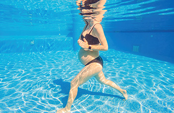 Kurse wie Aqua-Gymnastik für Schwangere im Schenkenseebad Schwäbisch Hall